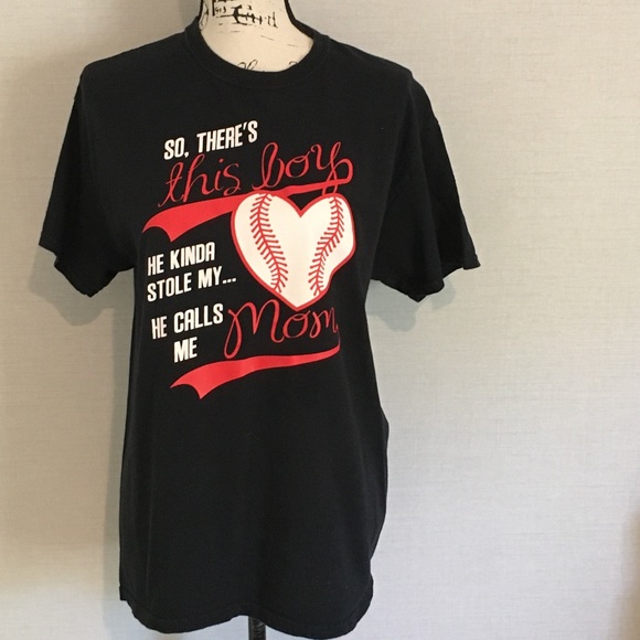 EUC GILDAN Cute Mom’s Baseball Tee - Picture 2 of 6